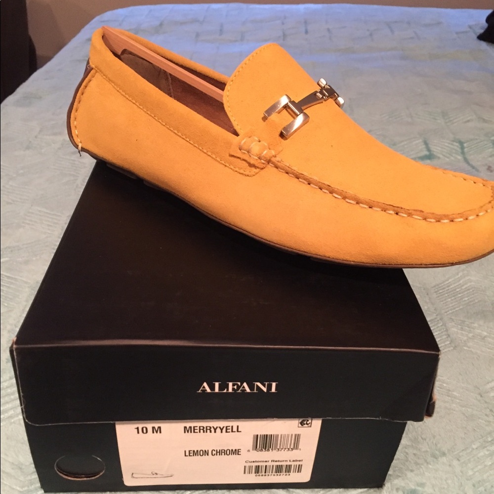 Brand new never worn men’s loafers